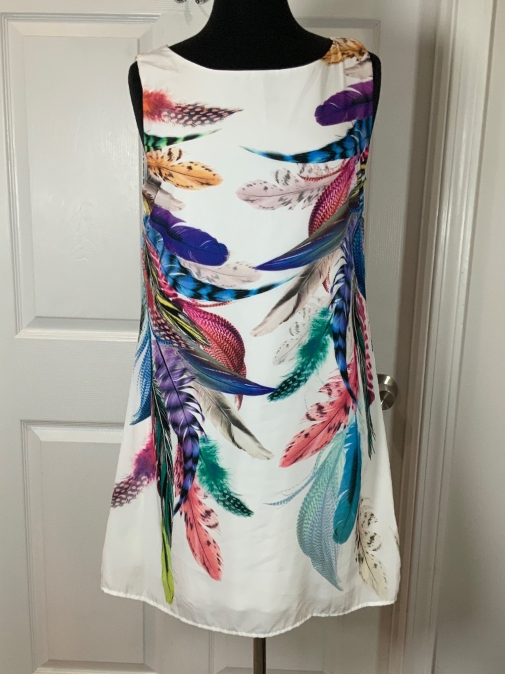 Colorful Feather Print Boho Artsy Dress Sleeveless Resort Beach Mini Size Medium
